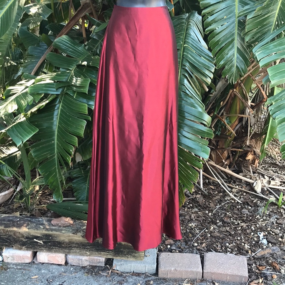 Xscape Taffeta maxi skirt